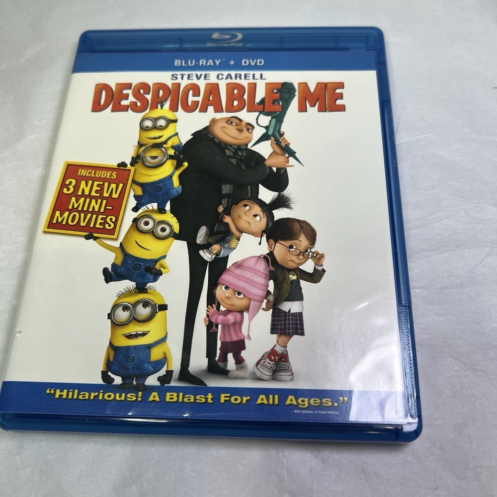 Despicable Me/ Despicable Me 2 (Blu-ray/DVD, 2010, 3-Disc Set, Includes Digital)